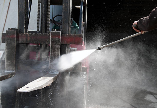Best Sidewalk and Walkway Cleaning  in Nuevo, CA